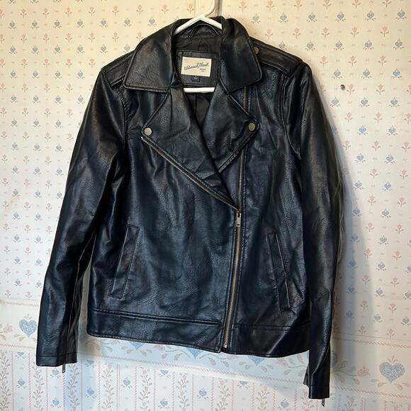 Universal Thread Small Faux Leather Multiple Zipper Polyester Jacket - Picture 2 of 16